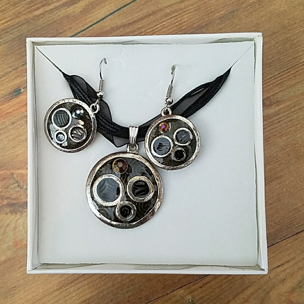 New Necklace and Earring set